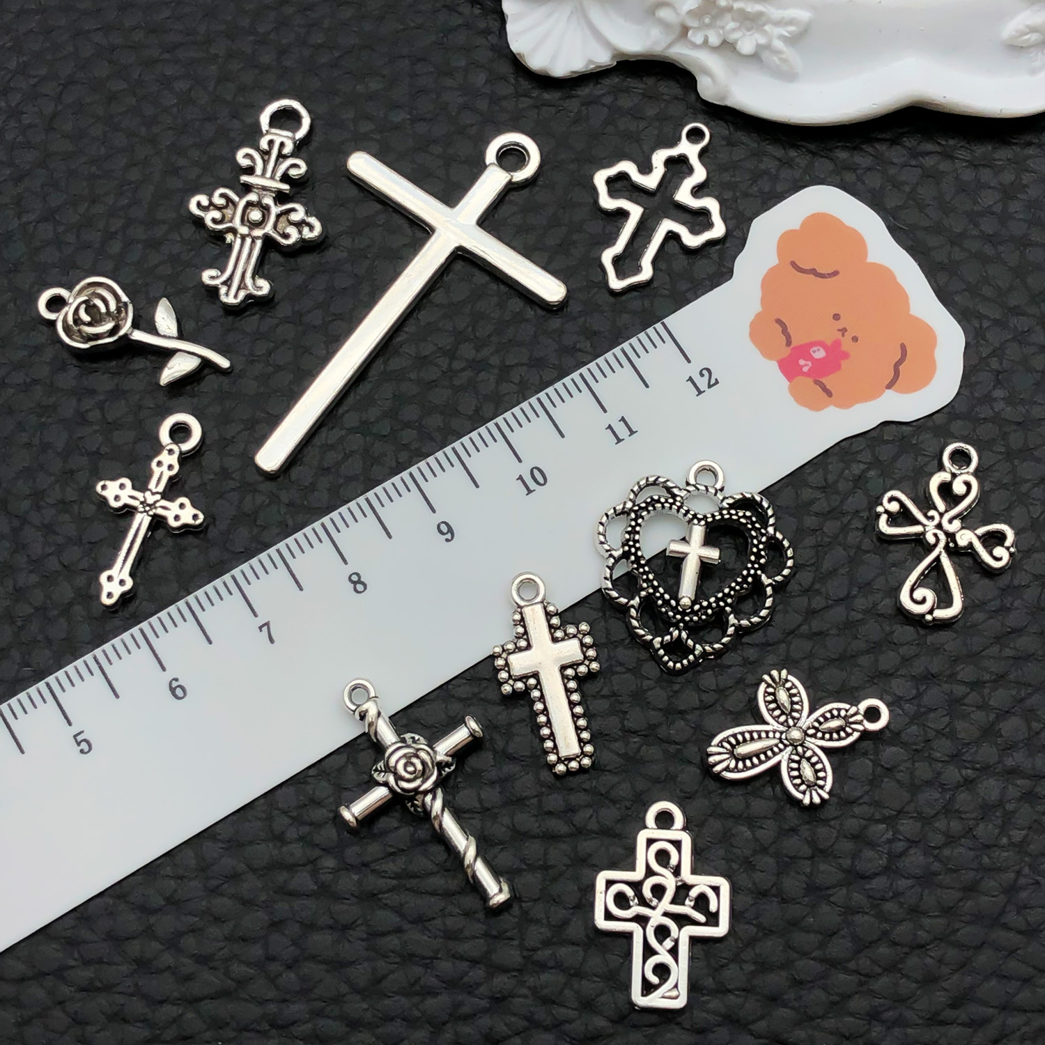 52pcs Assorted Cross Pendants  - Jewelry Making Online avis et prix