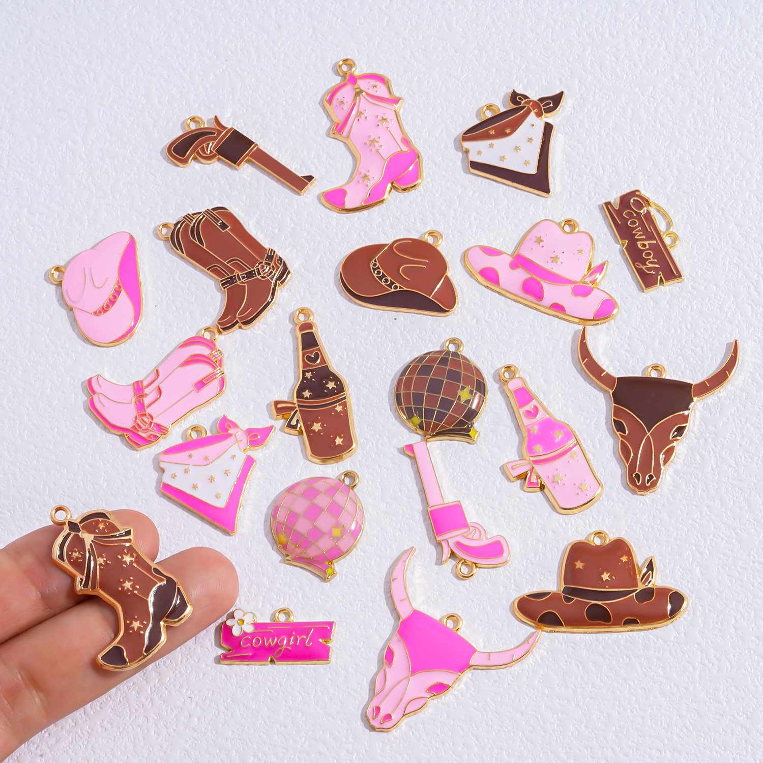 Cowboy Cowgirl Enamel Charms A - Jewelry Making Event avis et prix